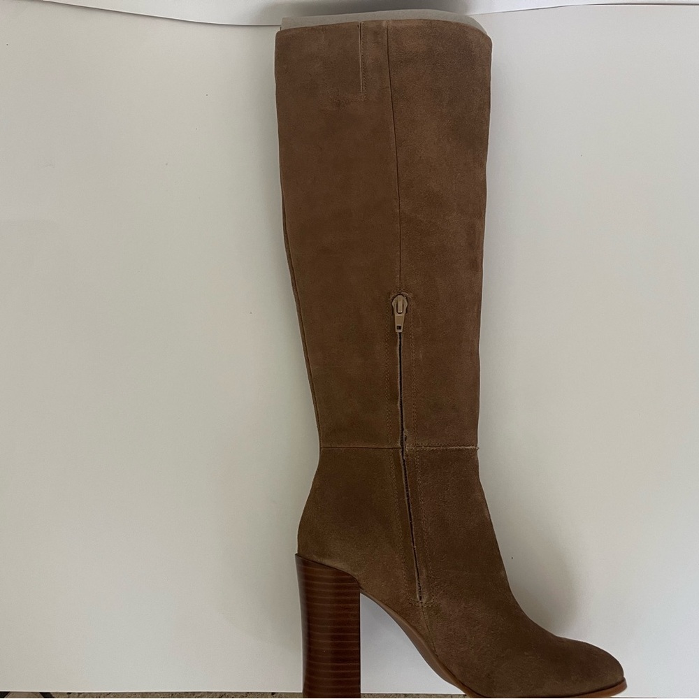 Kenneth Cole Justin desert water and stain resistant suede boot  6, 6.5, 10, 11M